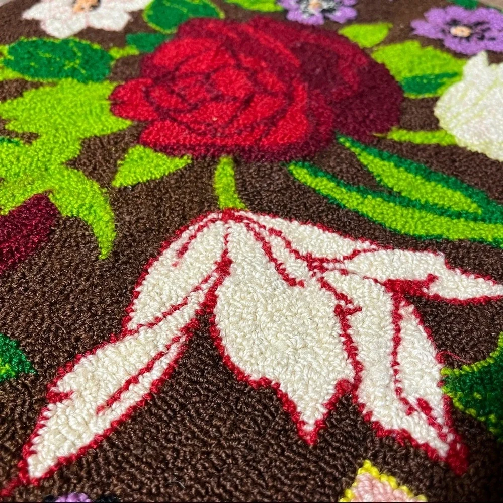 Vintage Handmade 16” Round Plush Latch‎ Hook Rug with Flowers Cottagecore Roses